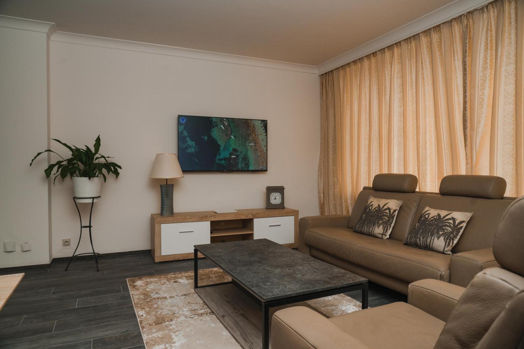 Yvonne Apartment