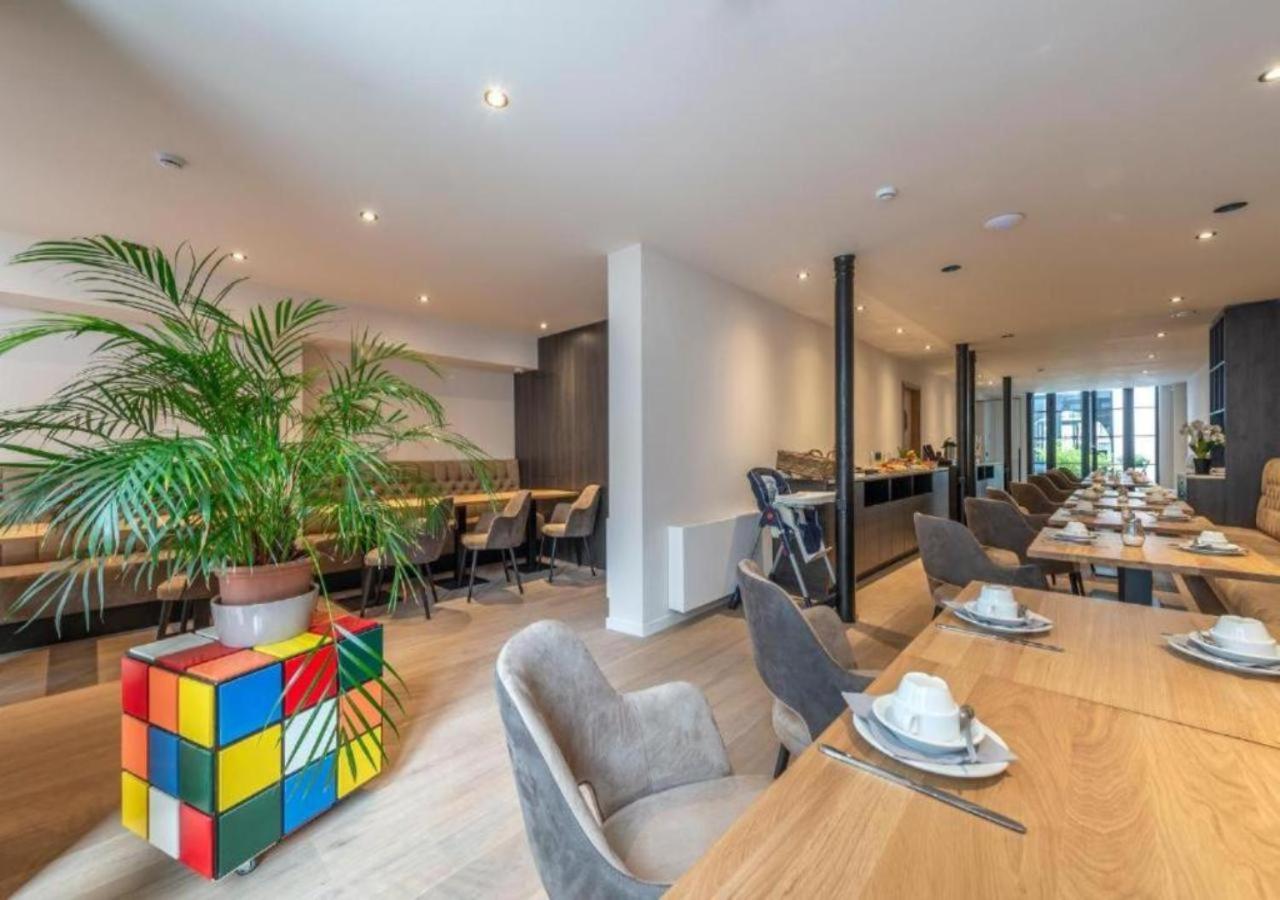Yvonne Apartment *
